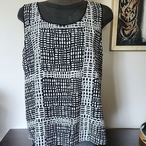 Black and White Patterned Women's Top